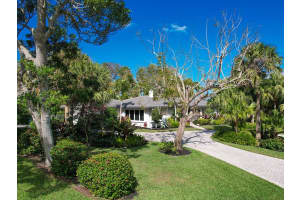 21 E High Point Road, Sewalls Point, FL 34996 Sold 03/31/25