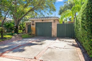 800 SE 11th Court, Fort Lauderdale, FL 33316 - MLS#R11057637