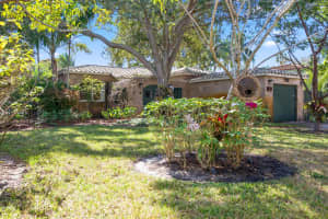 800 SE 11th Court, Fort Lauderdale, FL 33316 - MLS#R11057637