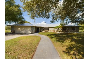 2267 NE 54th Trail, Okeechobee, FL 34972 Sold 06/17/25