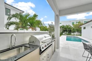 718 S Lake Avenue, Delray Beach, FL 33483 Sold 05/06/25