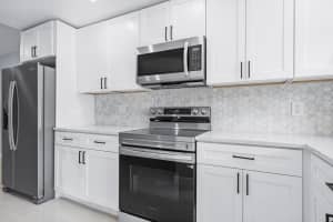 300 Layne Boulevard 110, Hallandale Beach, FL 33009 Sold 03/24/25