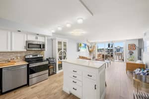 231 E Lantana Road 402, Lantana