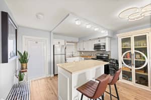 231 E Lantana 402 Road 402, Lantana, FL 33462 - MLS#R11057842