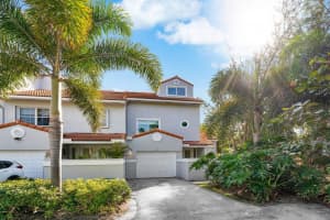 31 S Lakeshore Drive, Hypoluxo, FL 33462 Sold 04/02/25