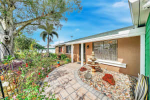 367 NE Midfield Lane, Port Saint Lucie, FL 34983 Sold 04/14/25