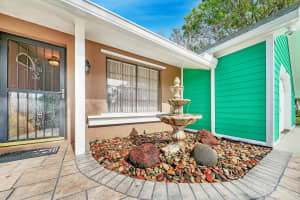 367 NE Midfield Lane, Port Saint Lucie, FL 34983 Sold 04/14/25