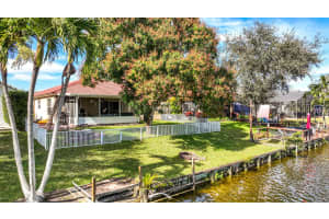 227 Saratoga Boulevard E, Royal Palm Beach, FL 33411 Sold 03/07/25