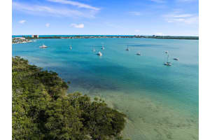 25 Harbour Isle Drive W 305, Fort Pierce, FL 34949 Sold 04/21/25