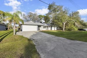 735 SE Floresta Drive, Port Saint Lucie, FL 34983 Sold 03/17/25