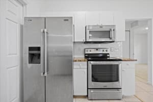 661 SE Clifton Lane, Port Saint Lucie, FL 34983 Sold 05/08/25