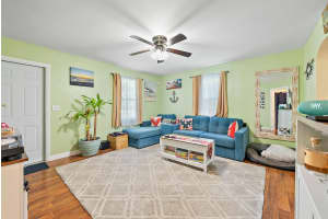 916 30th Court, West Palm Beach, FL 33407 Sold 04/01/25