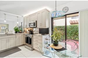 10439 S Circle Lake Drive 102, Boynton Beach, FL 33437 - MLS#R11058178
