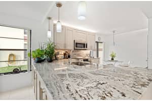 10439 S Circle Lake Drive 102, Boynton Beach, FL 33437 - MLS#R11058178