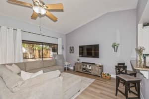 1060 NW 19th Terrace, Delray Beach, FL 33445 - MLS#R11058473