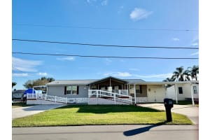 2132 SE 29th Street, Okeechobee, FL 34974 - MLS#R11058476