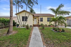 315 Princeton Drive, Lake Worth Beach, FL 33460 Sold 06/23/25