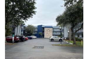 3220 Holiday Springs Boulevard 1-210, Margate, Fl 33063, Margate