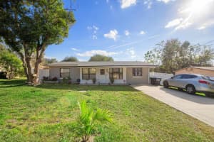 414 W Ella J Gilmore Street, Apopka