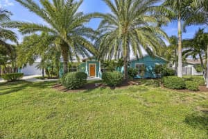 15 Chapel Circle, Tequesta, FL 33469 Sold 04/18/25