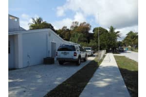 203 SW 3rd Court, Boynton Beach, FL 33435 Sold 04/08/25