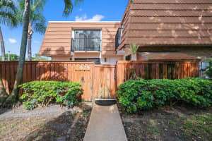 2825 SW 11th Place N, Deerfield Beach, FL 33442 Sold 08/26/25