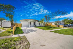 5852 Buccaneer Trail, West Palm Beach, FL 33417 - MLS#R11059657