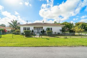 611 SW 8 Street, Hallandale Beach, FL 33009 Sold 04/08/25