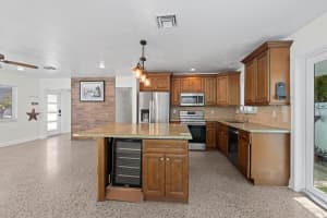 601 SE 3rd Avenue, Delray Beach, FL 33483 Sold 08/28/25