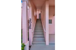 202 Muirfield Court E, Jupiter, FL 33458 Sold 07/31/25