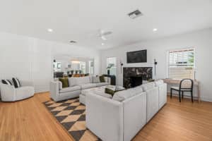 610 Park Place, West Palm Beach, FL 33401 Sold 04/25/25
