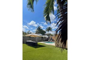 233 SE 4 Avenue, Delray Beach, FL 33483 Sold 02/28/25