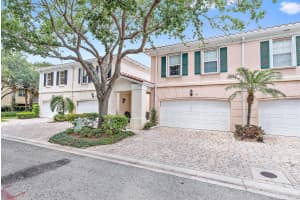 31 Oakland Court, Tequesta, FL 33469 Sold 07/31/25