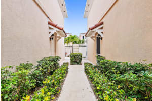 31 Oakland Court, Tequesta, FL 33469 Sold 07/31/25