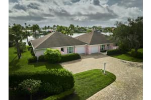 300 Harbour Drive, Vero Beach, FL 32963 - MLS#R11060022