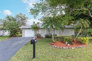 7102 NW 89th Avenue, Tamarac, FL 33321 - MLS#R11060200