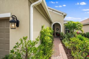 9597 SW Royal Poinciana Drive, Port Saint Lucie, FL 34987 - MLS#R11060275