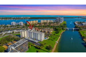 336 Golfview Road Ph #15, North Palm Beach