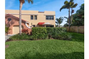77 Uno Lago Drive, Juno Beach, FL 33408 Sold 08/12/25