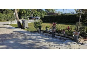 177 W Trail Drive, West Palm Beach, FL 33415 Sold 03/20/25