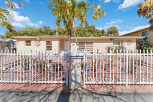 3761 Sw 1 Street, Fort Lauderdale