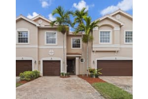 560 Silk Carnation Way B, Royal Palm Beach, FL 33411 Sold 04/08/25