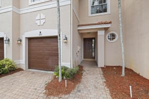 560 Silk Carnation Way B, Royal Palm Beach, FL 33411 Sold 04/08/25