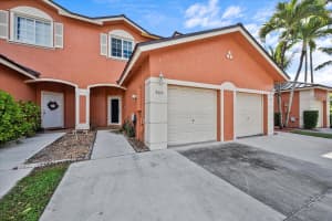 905 NW 100th Avenue, Pembroke Pines, FL 33024 Sold 04/16/25