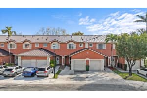 905 NW 100th Avenue, Pembroke Pines, FL 33024 Sold 04/16/25