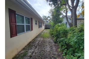 421 Greenbriar Drive, Lake Park, FL 33403 Sold 07/02/25