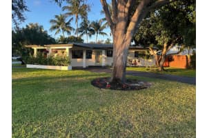 317 NE 28th Street, Wilton Manors, FL 33334 Sold 03/21/25