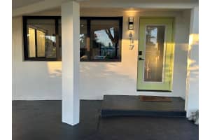 317 NE 28th Street, Wilton Manors, FL 33334 Sold 03/21/25