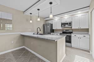 7103 71st Way, West Palm Beach, FL 33407 Sold 03/20/25