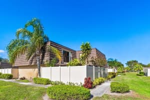 7103 71st Way, West Palm Beach, FL 33407 Sold 03/20/25